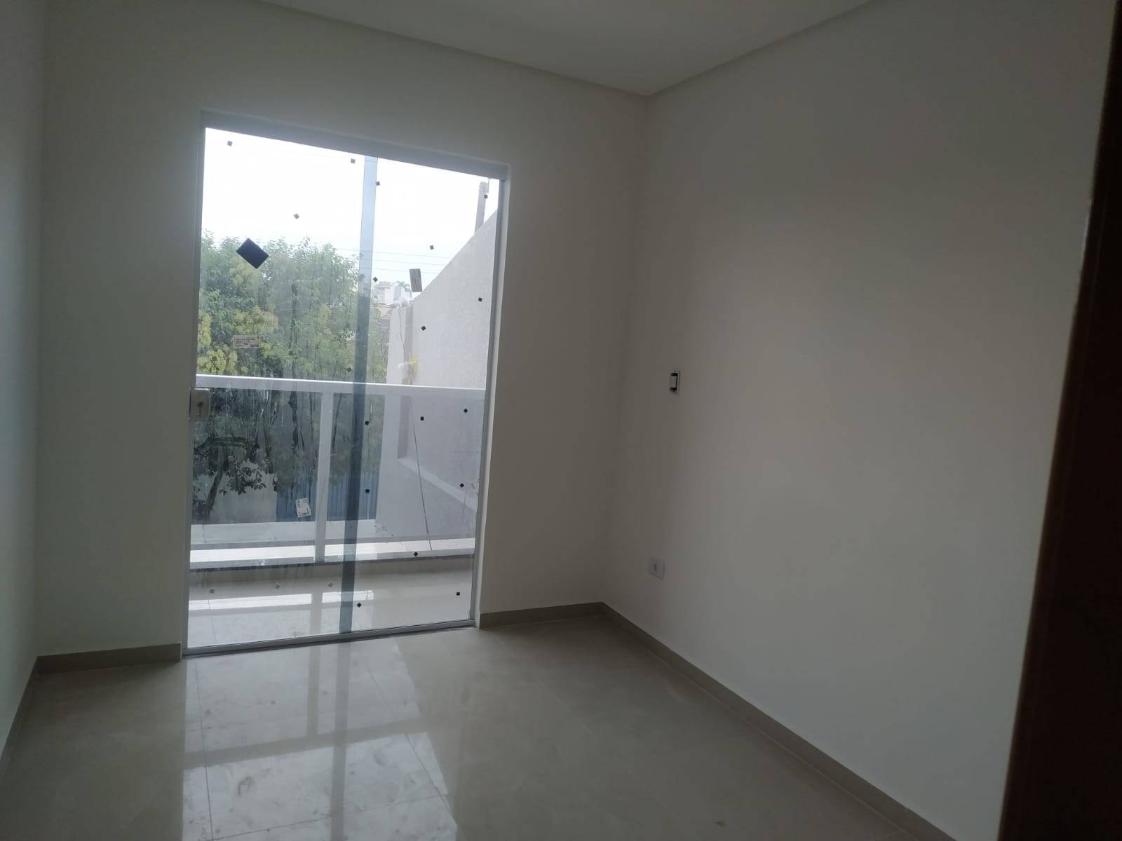 Casa à venda com 2 quartos, 52m² - Foto 1