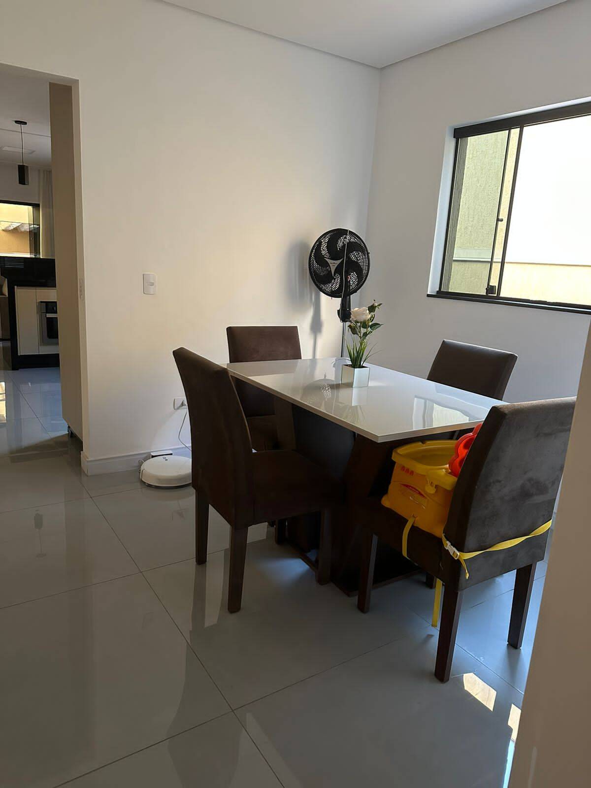 Casa à venda com 2 quartos, 190m² - Foto 3