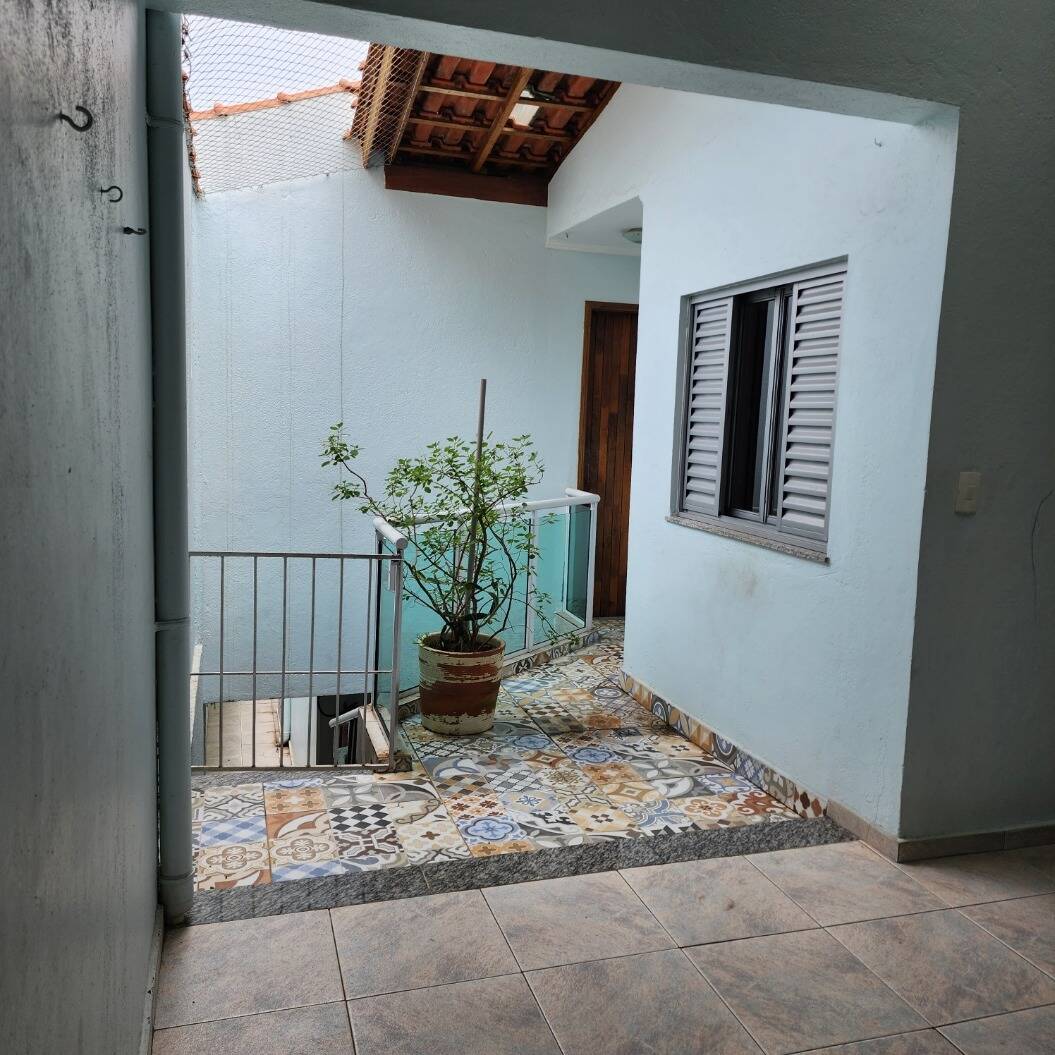 Casa à venda com 3 quartos, 210m² - Foto 25