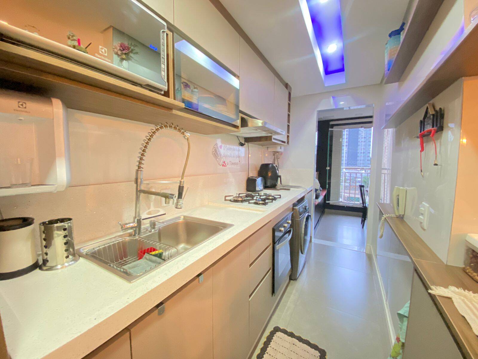 Apartamento à venda com 3 quartos, 75m² - Foto 2