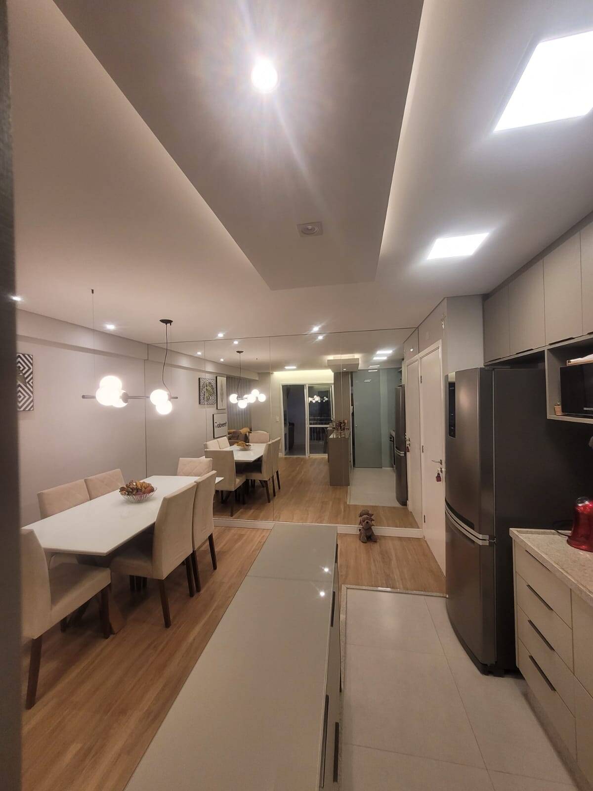 Apartamento à venda com 2 quartos, 75m² - Foto 2