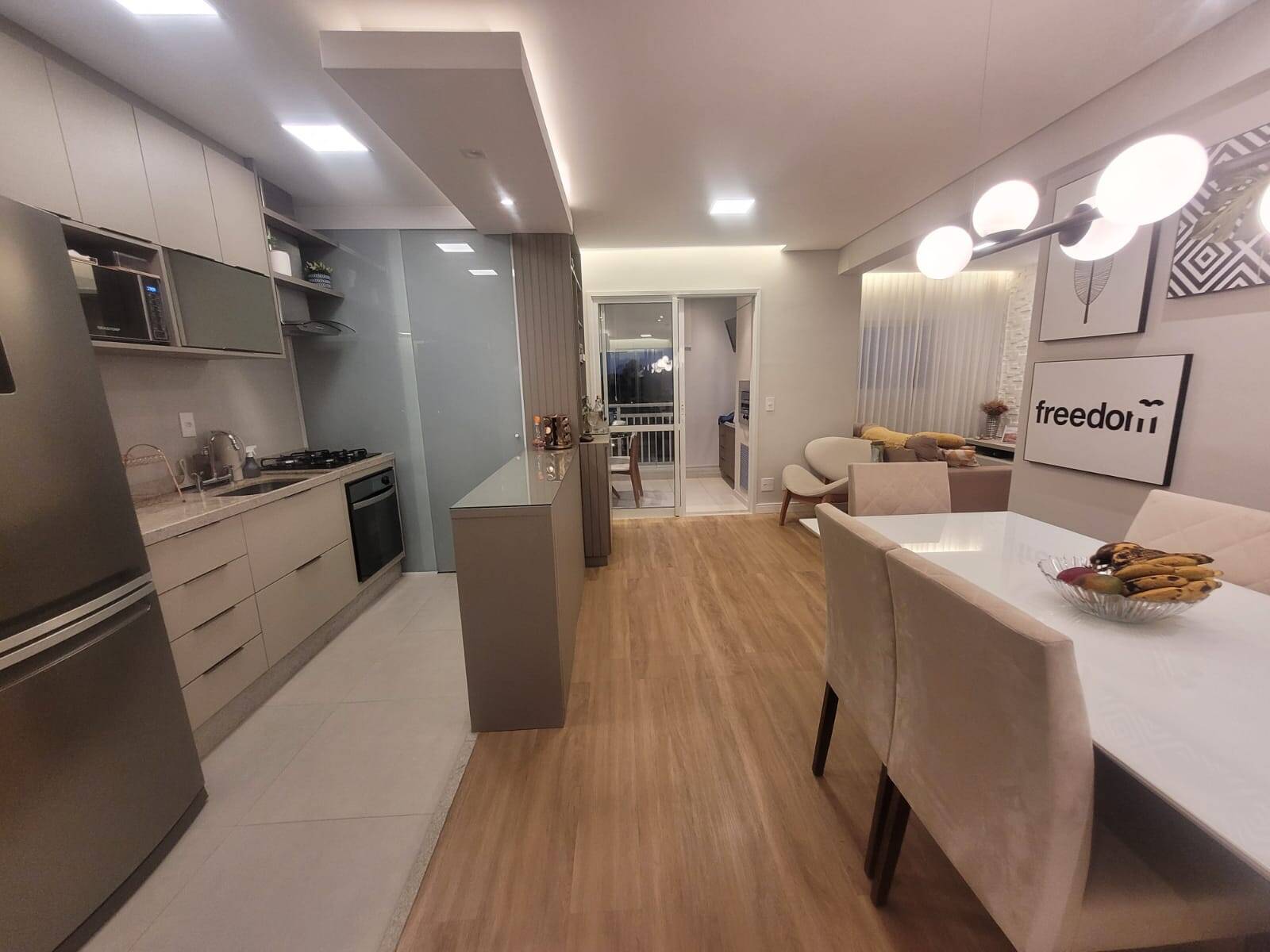 Apartamento à venda com 2 quartos, 75m² - Foto 1