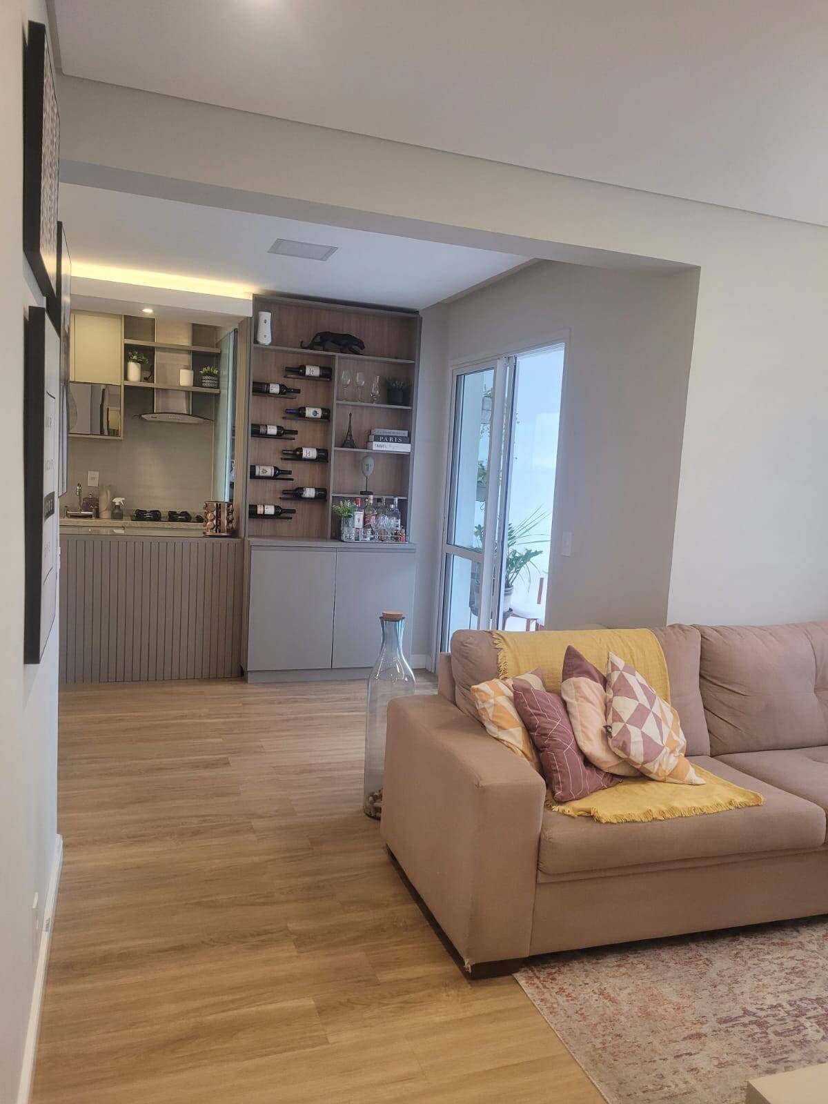 Apartamento à venda com 2 quartos, 75m² - Foto 11