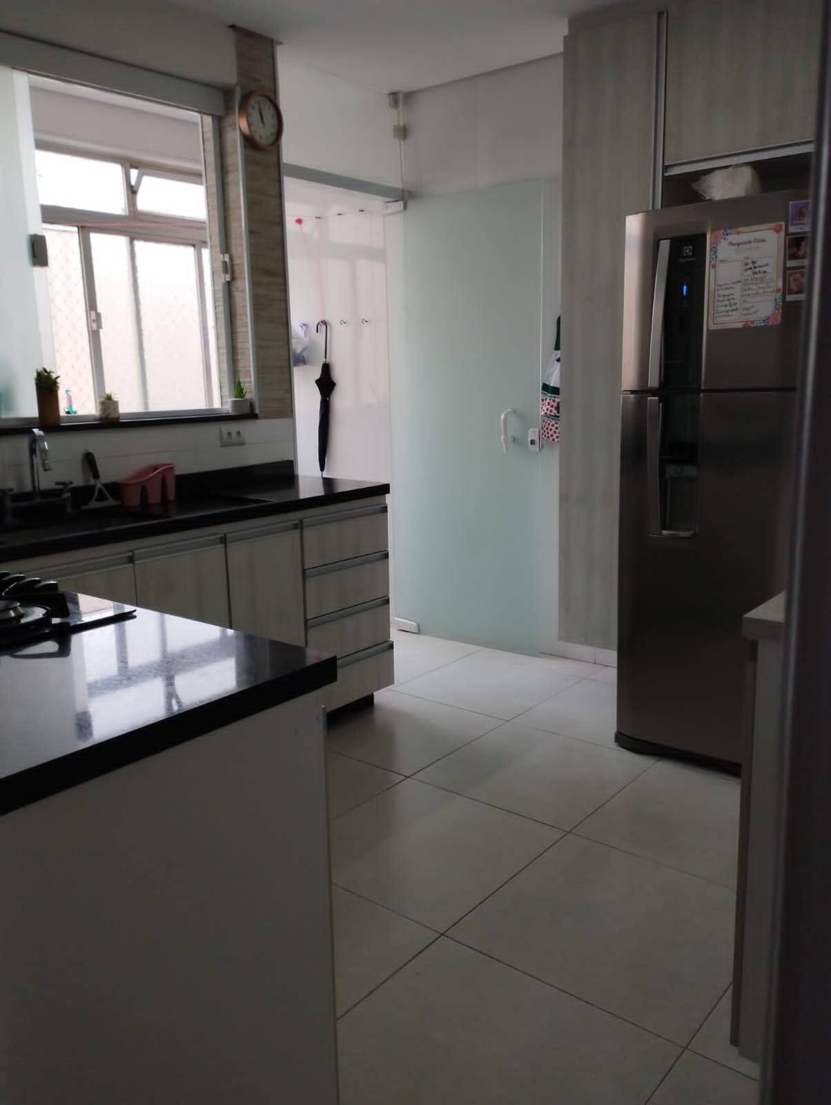 Apartamento à venda com 2 quartos, 67m² - Foto 3