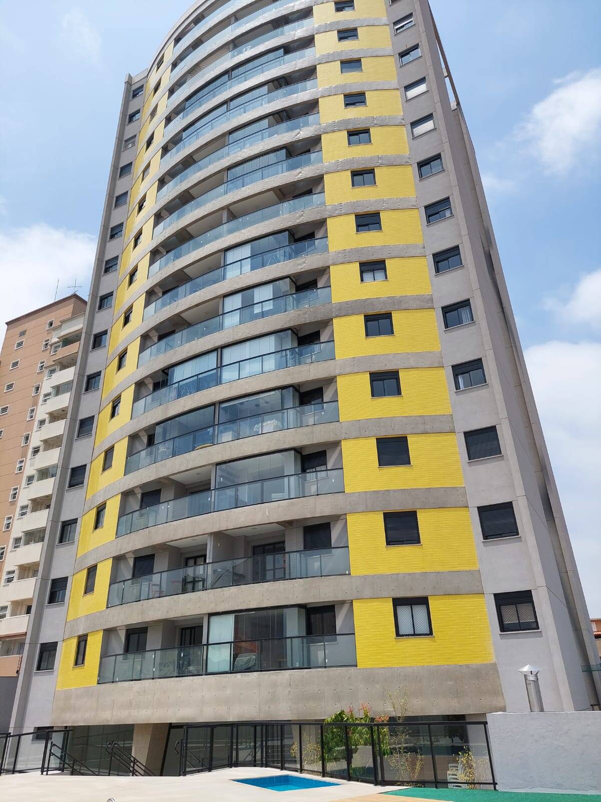 Apartamento à venda com 3 quartos, 90m² - Foto 1