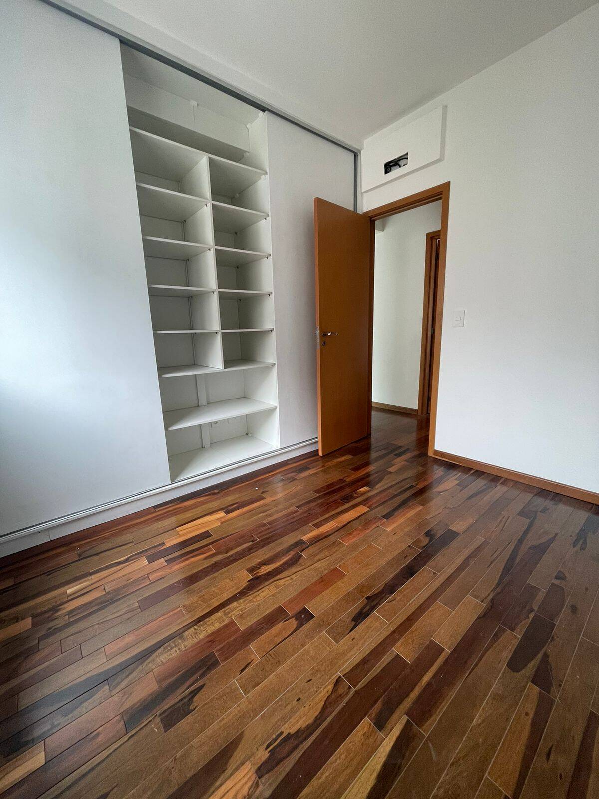 Apartamento à venda com 2 quartos, 78m² - Foto 25