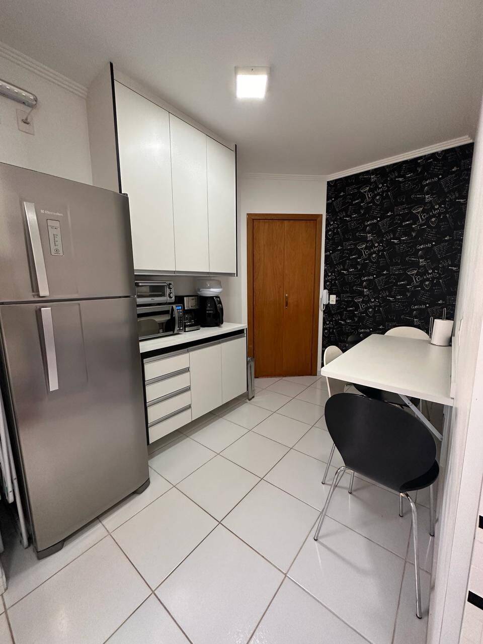 Apartamento à venda com 3 quartos, 82m² - Foto 1