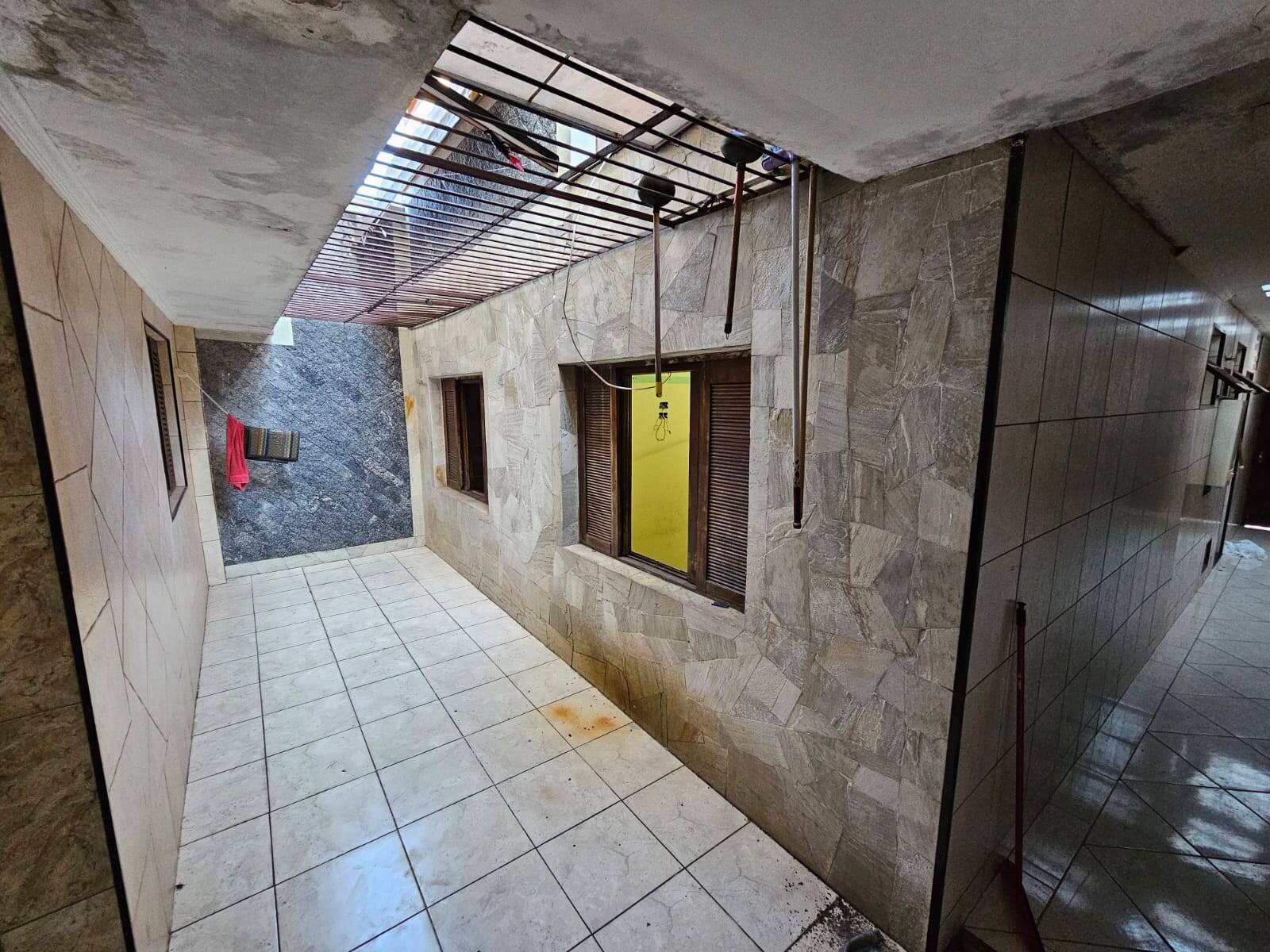 Casa à venda com 2 quartos, 197m² - Foto 3