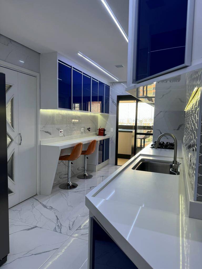 Apartamento à venda com 3 quartos, 177m² - Foto 6