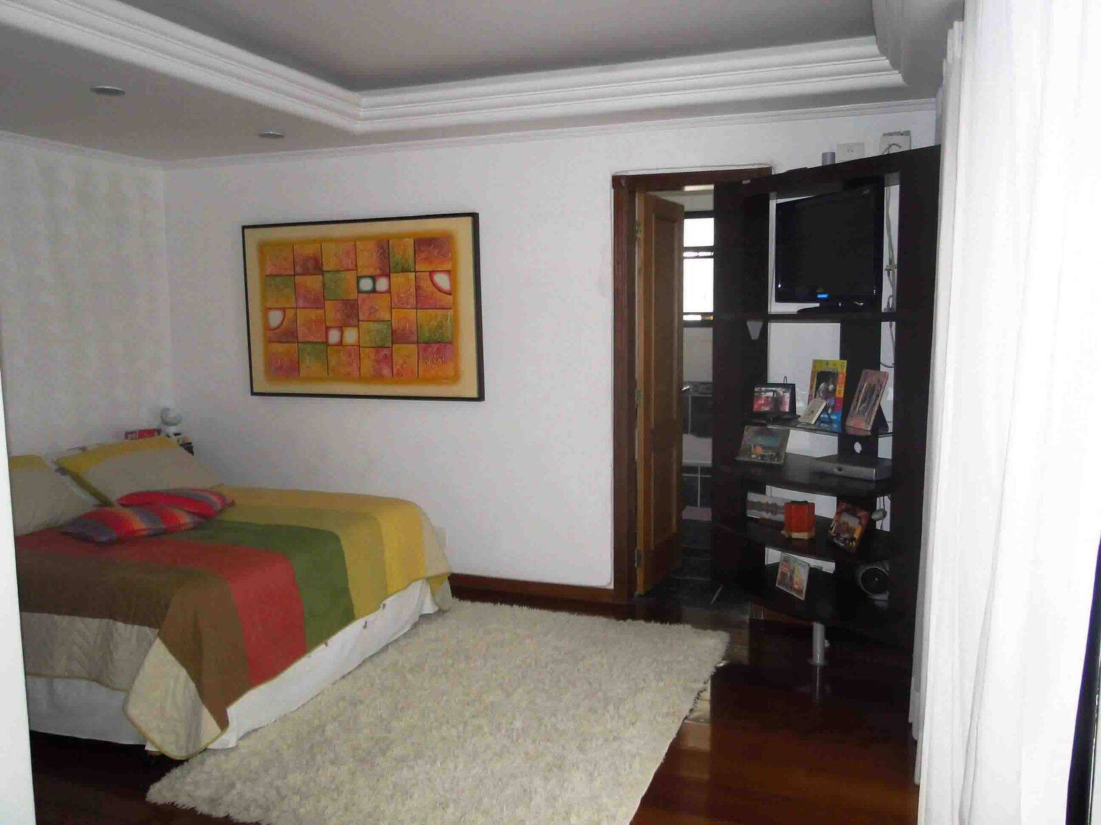 Apartamento à venda com 3 quartos, 156m² - Foto 8