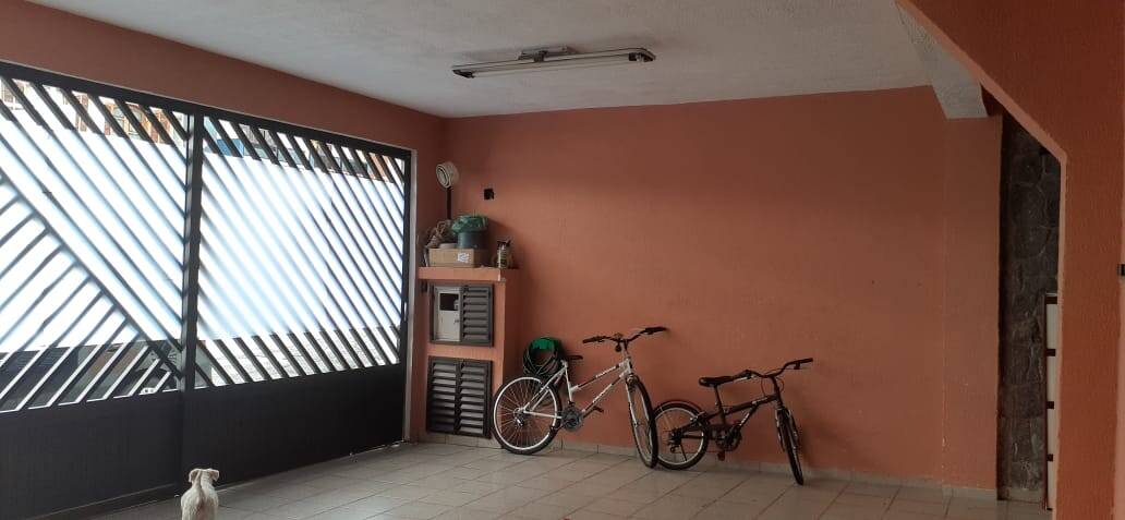 Casa à venda com 4 quartos, 190m² - Foto 2