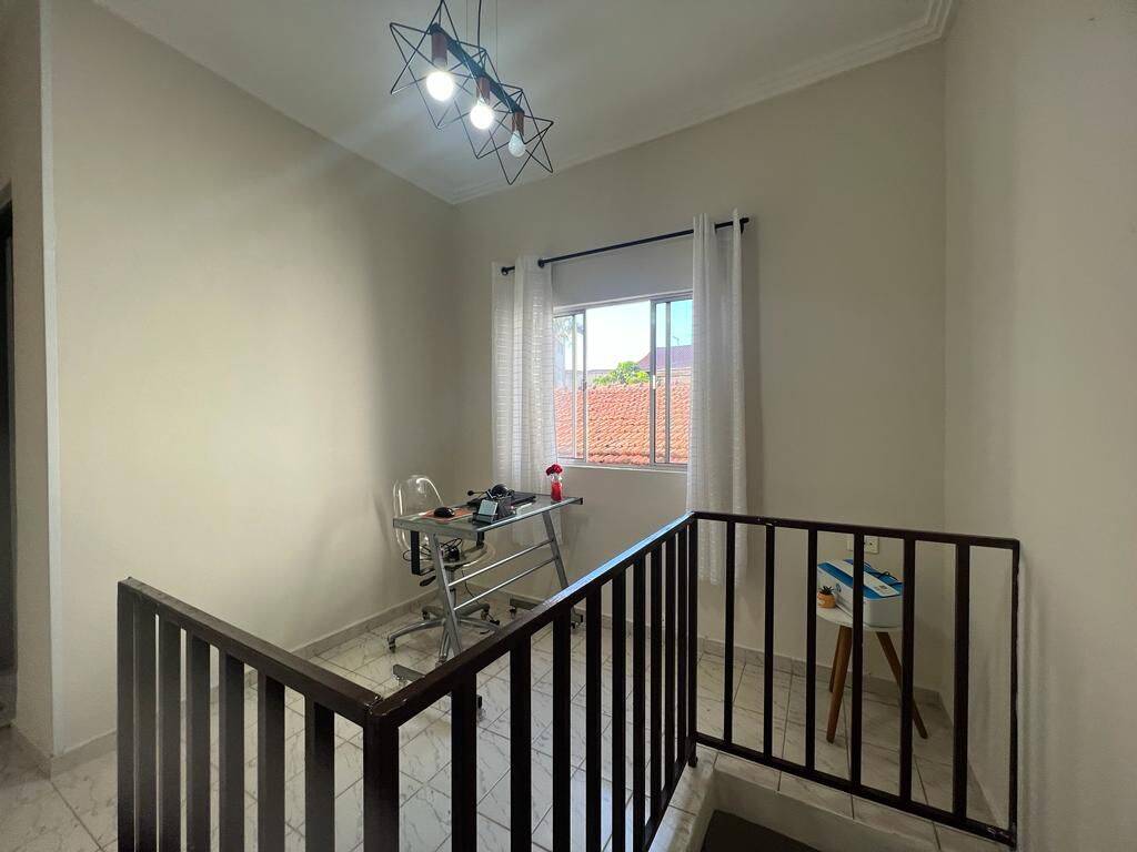 Casa à venda com 2 quartos, 155m² - Foto 11