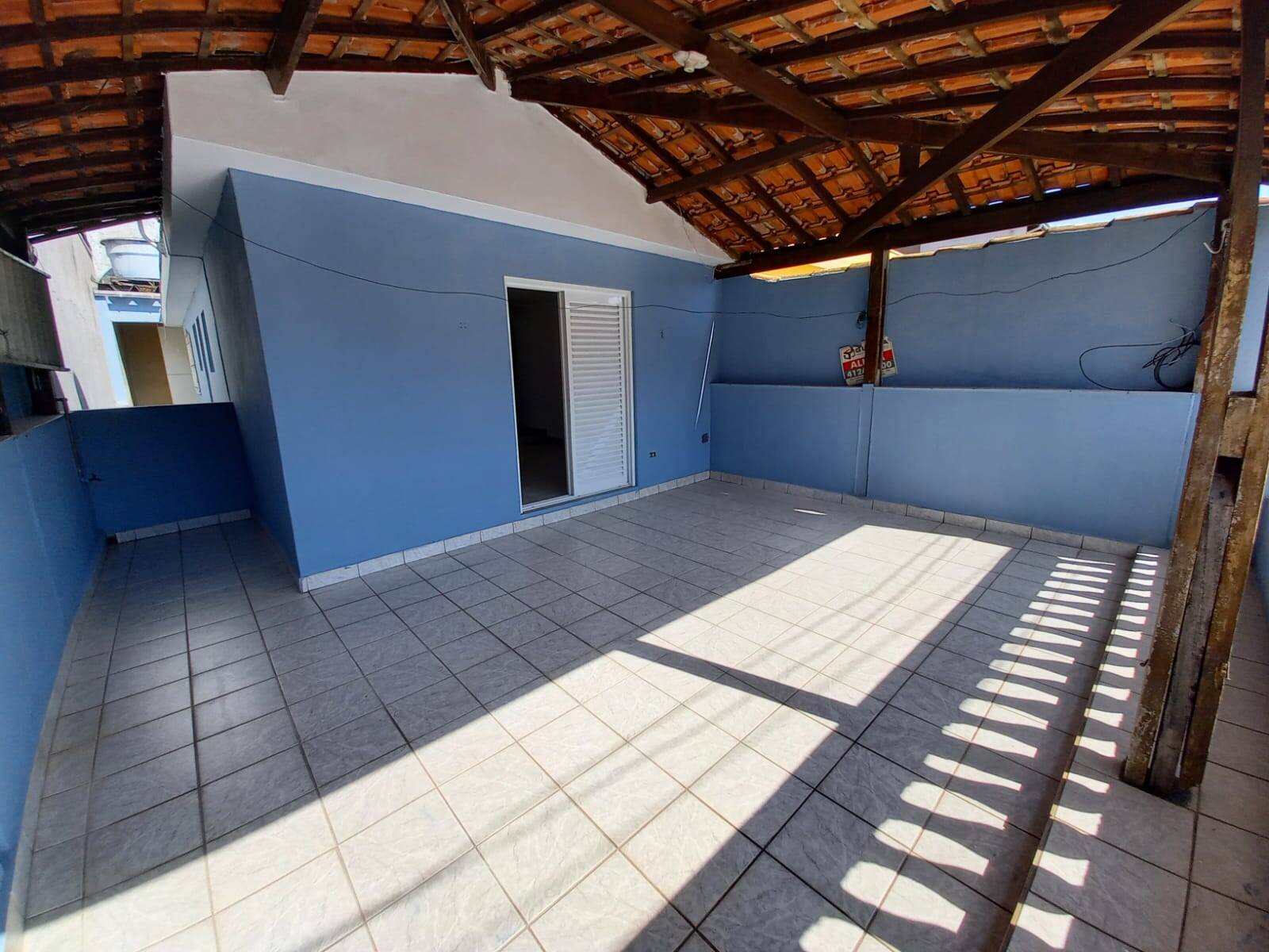 Casa à venda com 3 quartos, 195m² - Foto 2