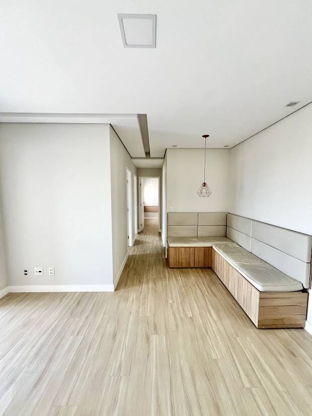 Apartamento à venda com 3 quartos, 65m² - Foto 2