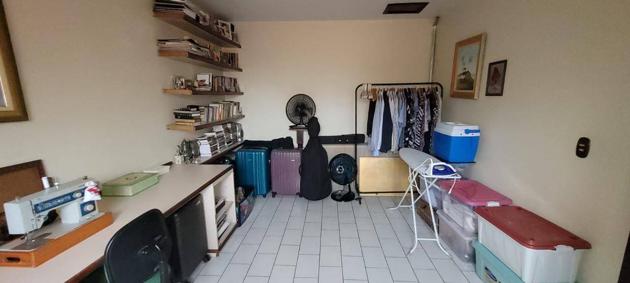 Casa à venda com 3 quartos, 208m² - Foto 22