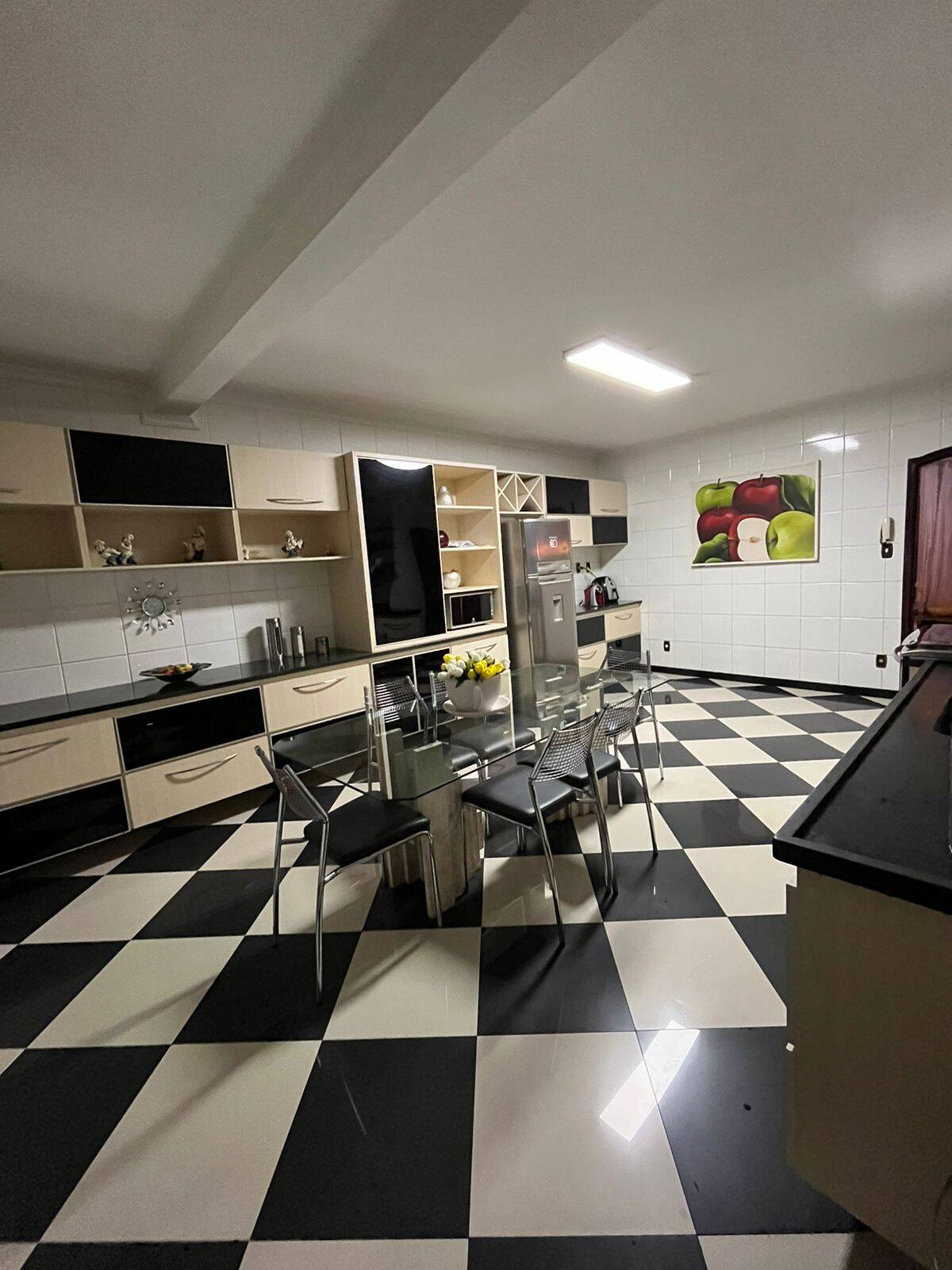 Casa à venda com 3 quartos, 243m² - Foto 4