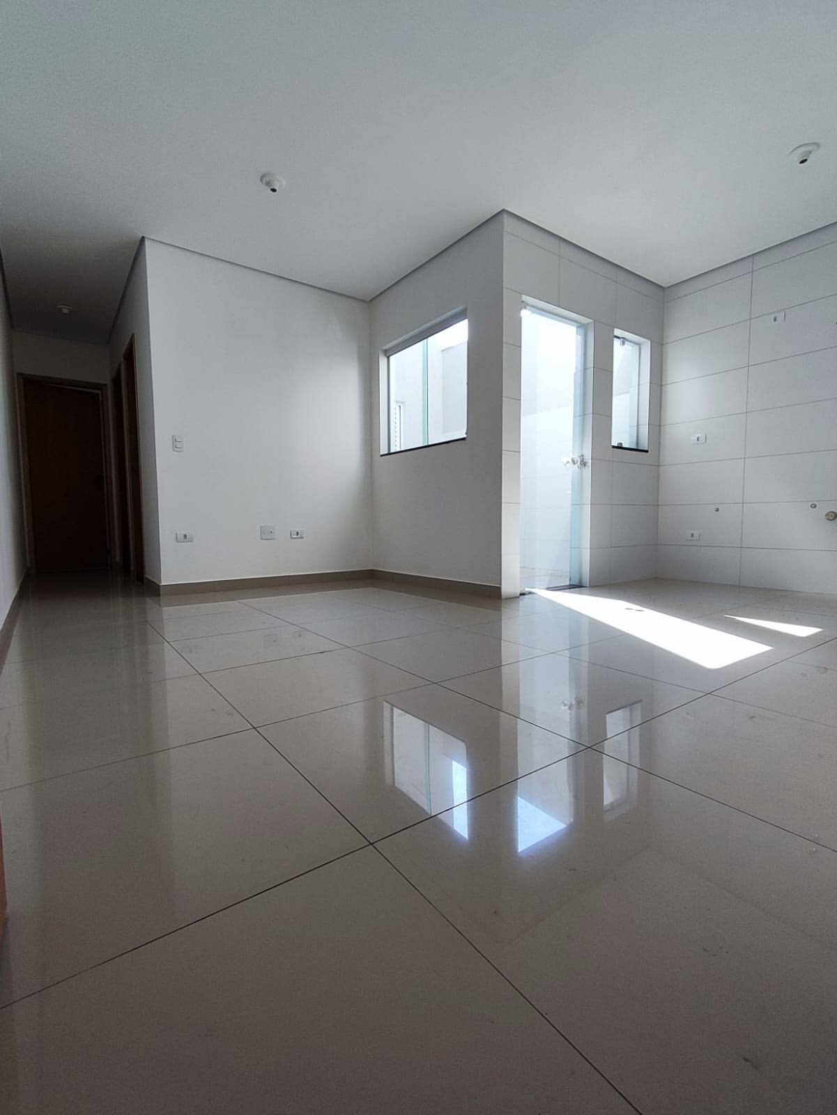 Apartamento à venda com 2 quartos, 60m² - Foto 1