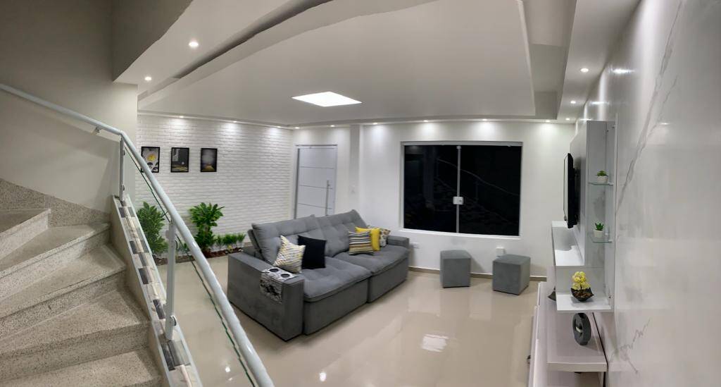 Sobrado à venda com 3 quartos, 130m² - Foto 1