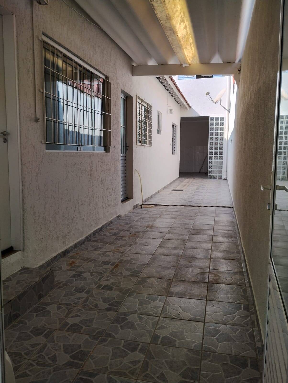 Casa à venda com 3 quartos, 153m² - Foto 1