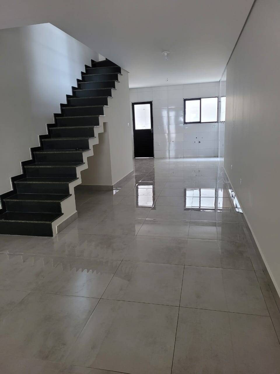 Casa à venda com 3 quartos, 120m² - Foto 1