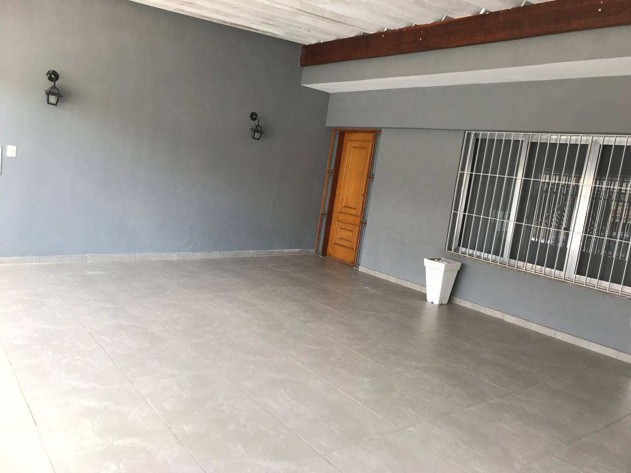 Casa à venda com 5 quartos, 258m² - Foto 1