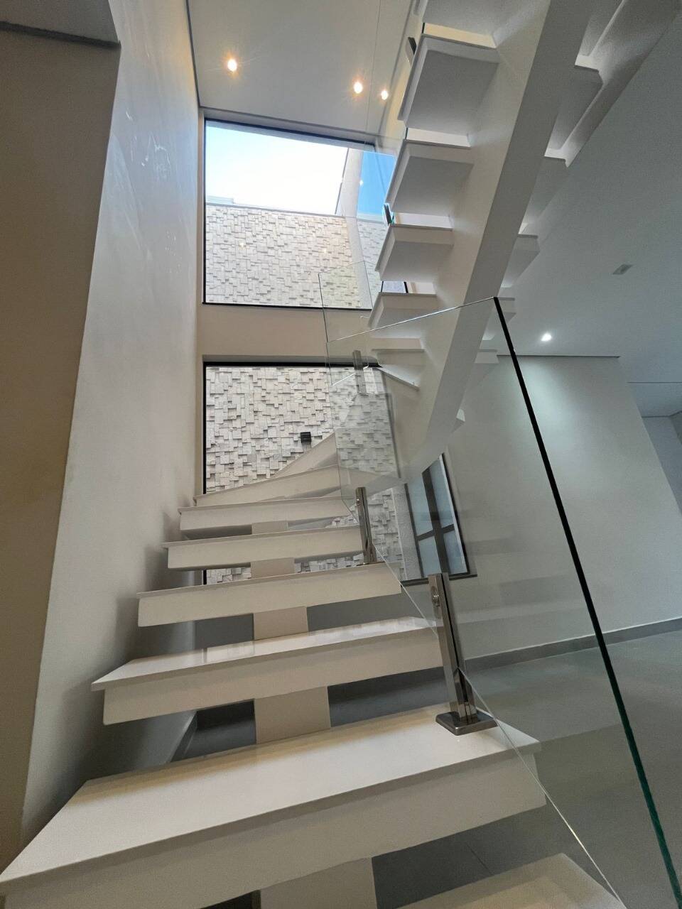 Casa à venda com 3 quartos, 179m² - Foto 3