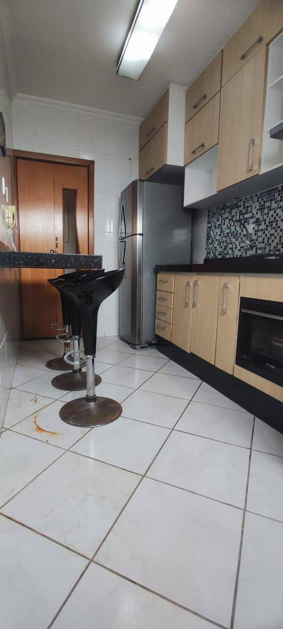 Apartamento à venda com 2 quartos, 74m² - Foto 4