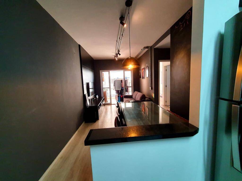 Apartamento à venda com 2 quartos, 64m² - Foto 2