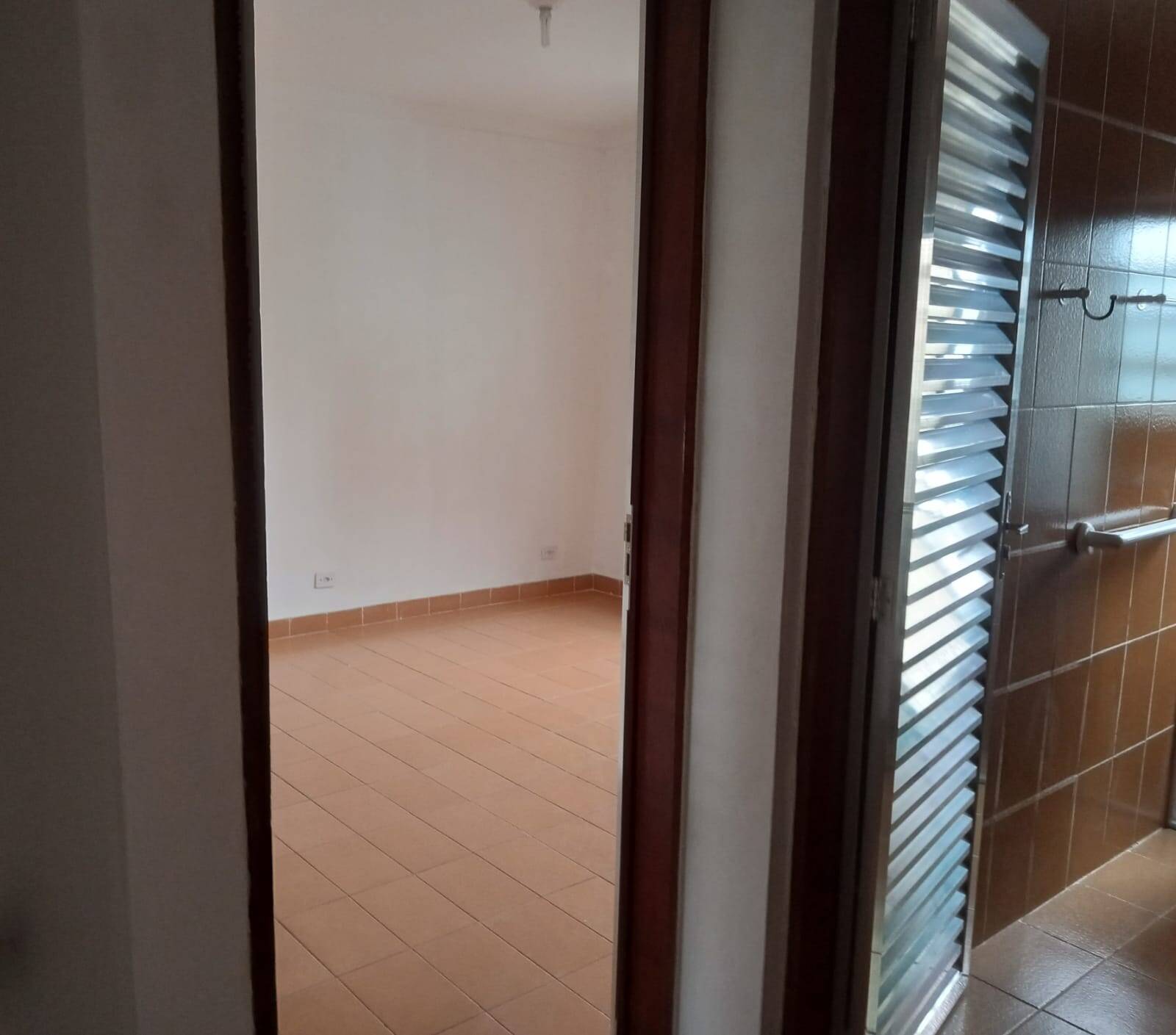 Casa à venda com 2 quartos, 150m² - Foto 3