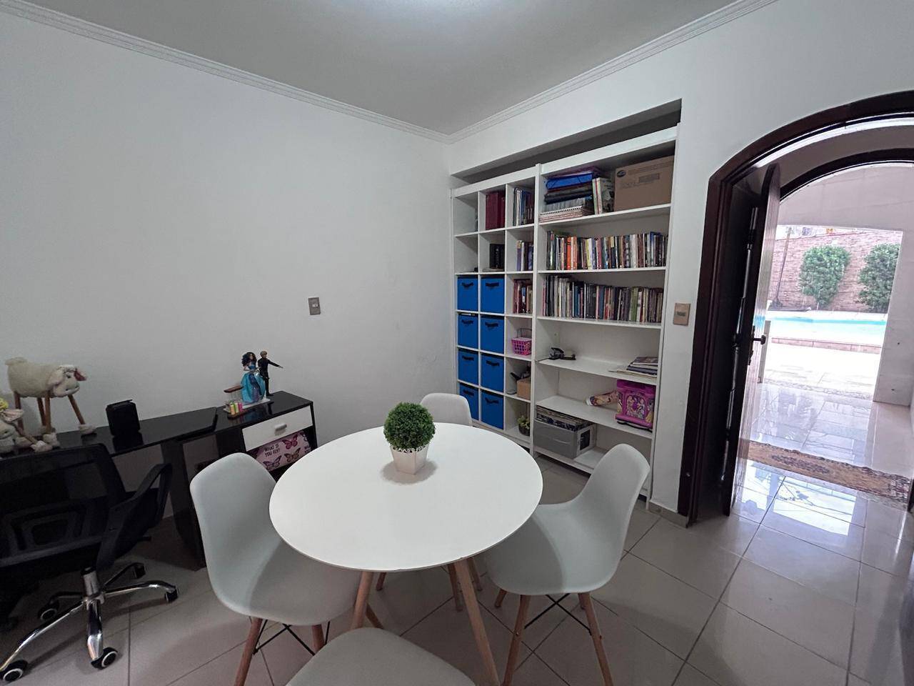 Casa à venda com 4 quartos, 250m² - Foto 12