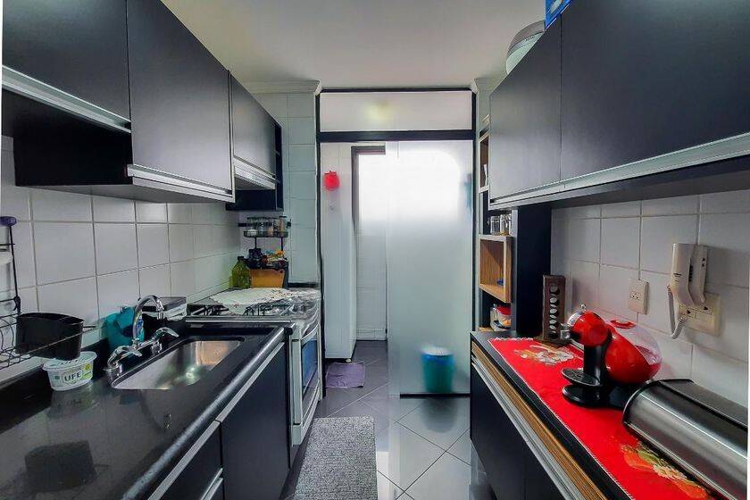 Apartamento à venda com 3 quartos, 80m² - Foto 1