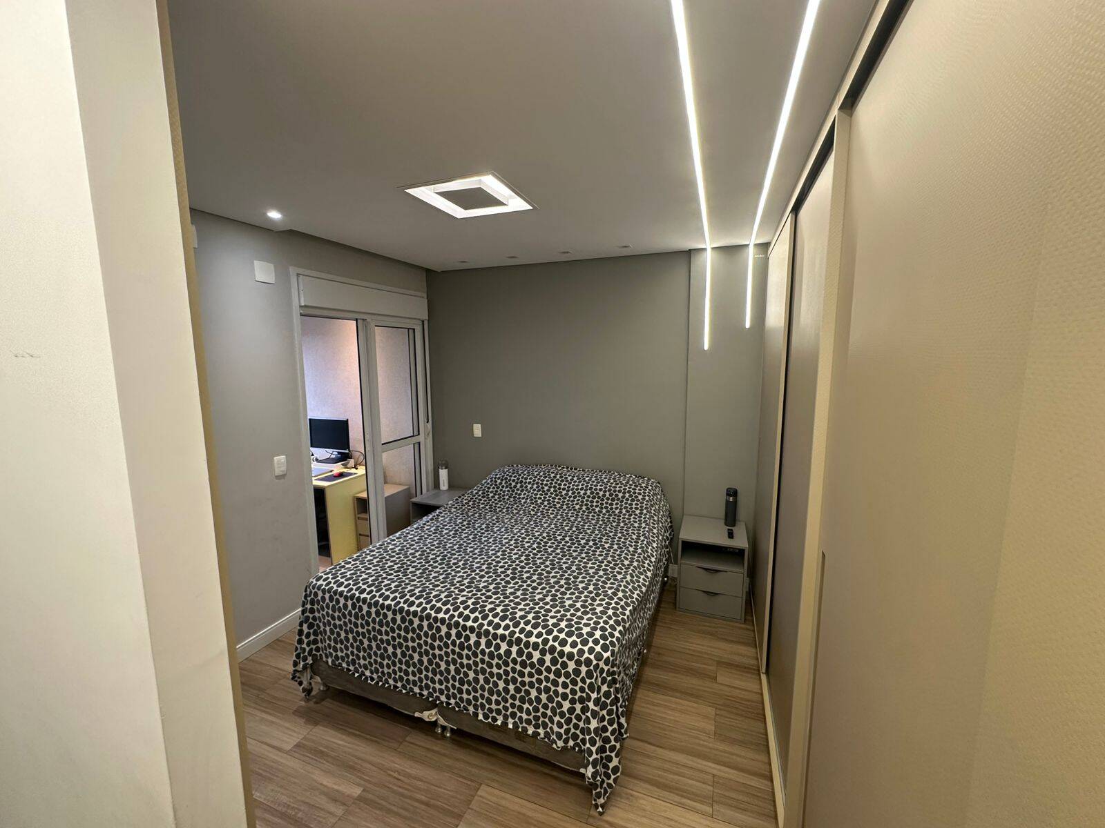 Apartamento à venda com 3 quartos, 95m² - Foto 11