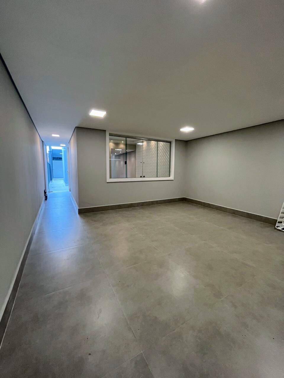 Casa à venda com 3 quartos, 180m² - Foto 1