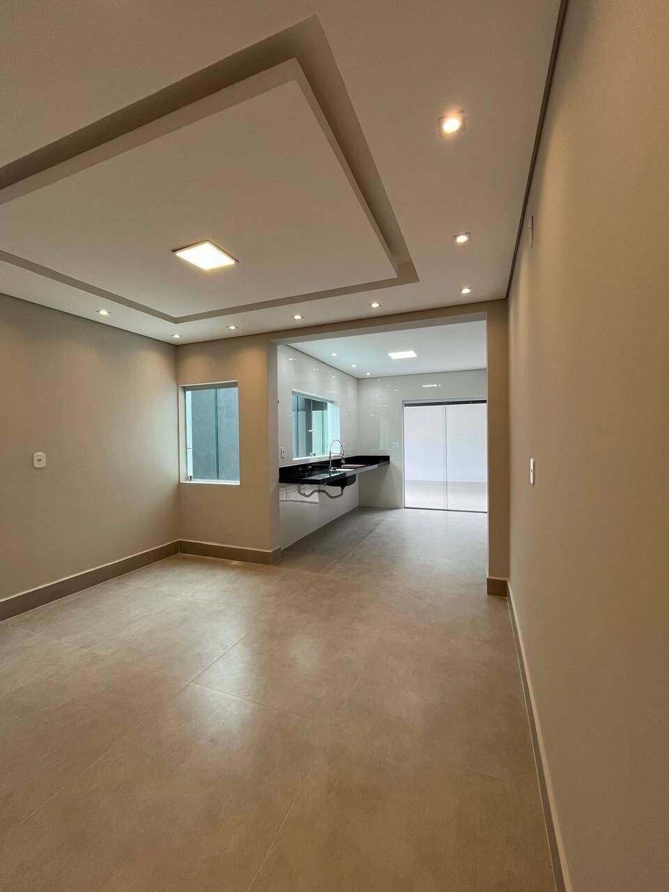 Casa à venda com 3 quartos, 180m² - Foto 3