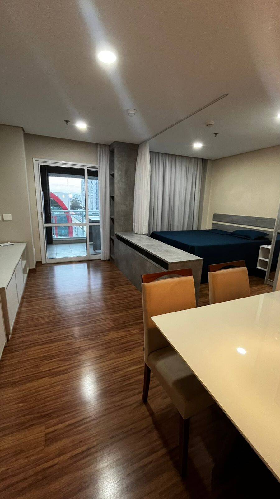 Apartamento à venda com 1 quarto, 42m² - Foto 2